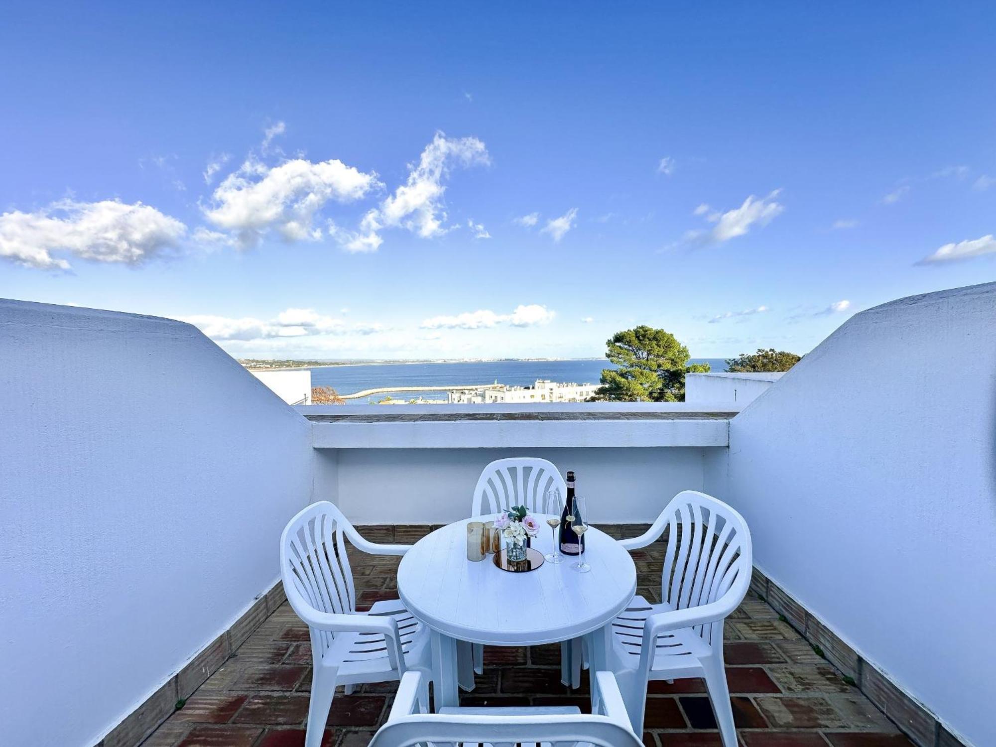 Apartamento Duplex Com Vista Mar E Solario Privativo 6 Px Lagos